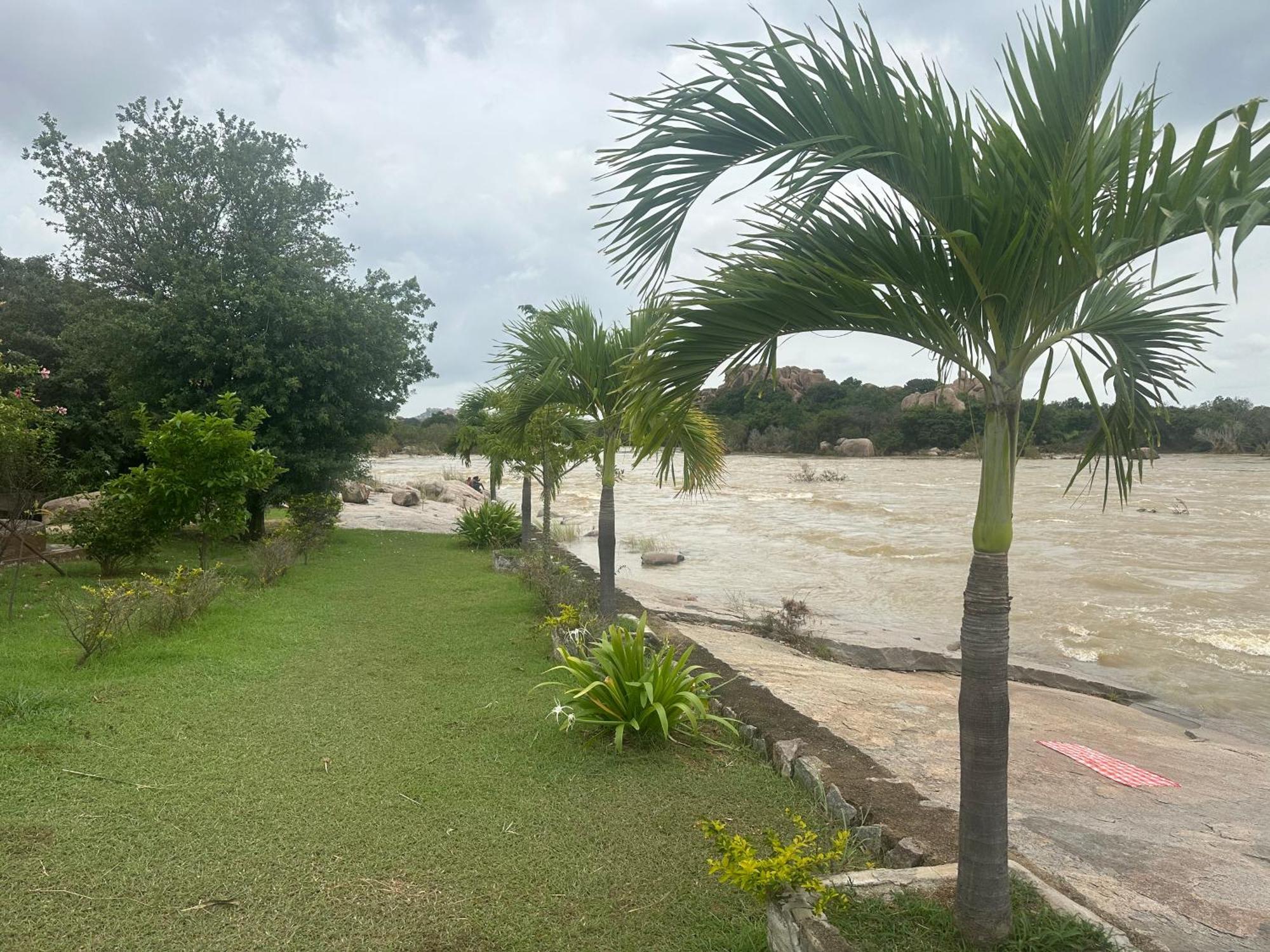 Leo Wooden Resorts Hampi Exterior photo