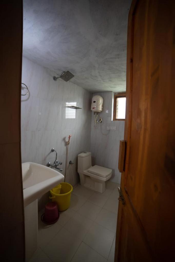 Leo Wooden Resorts Hampi Exterior photo