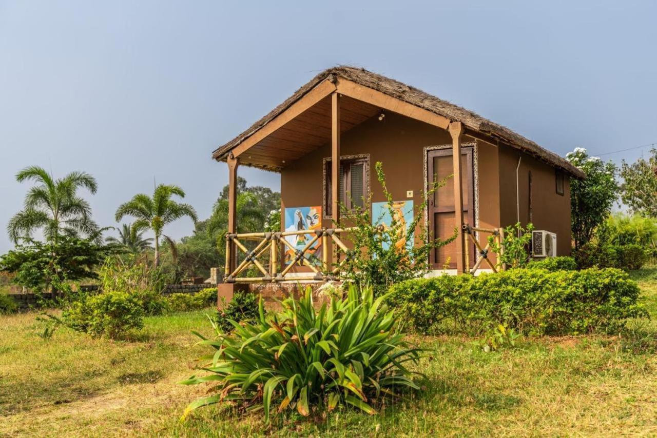 Leo Wooden Resorts Hampi Exterior photo